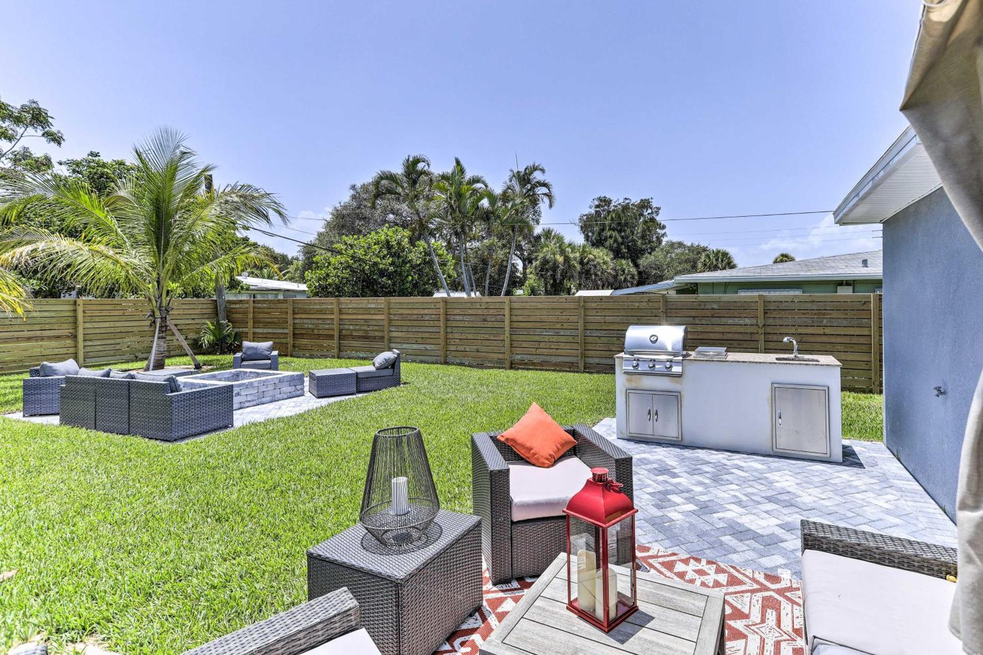 Beach House With Outdoor Kitchen, Walk To Coast Какао-Бич Экстерьер фото